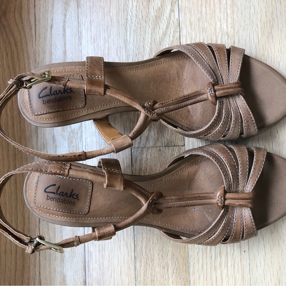 Clarks tan leather Bendables Strappy Wedge Sandals Size 8 - Picture 2 of 5